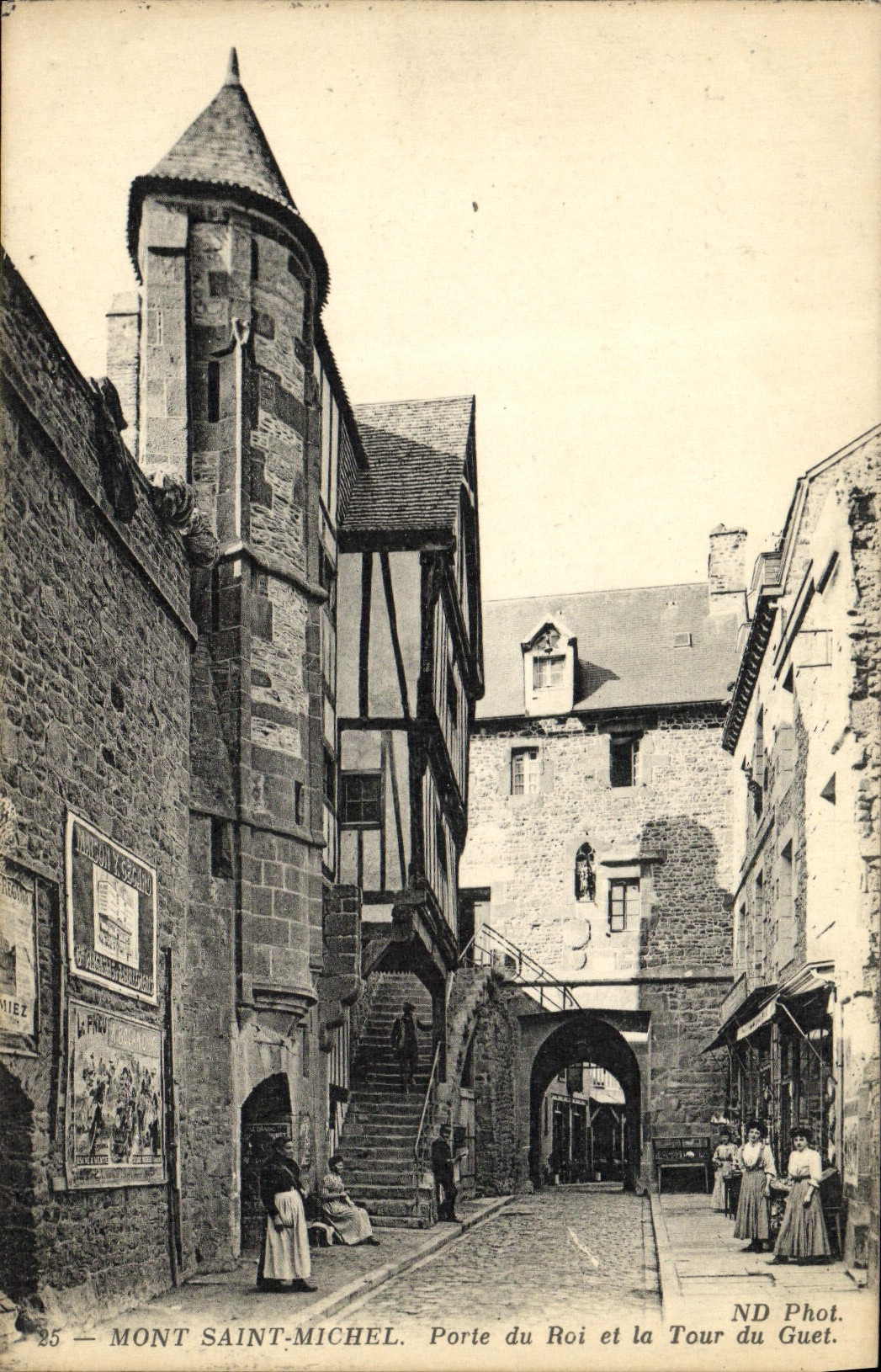 CPA Mont Saint Michel Porte Du Roi Et La Tour Du Guet