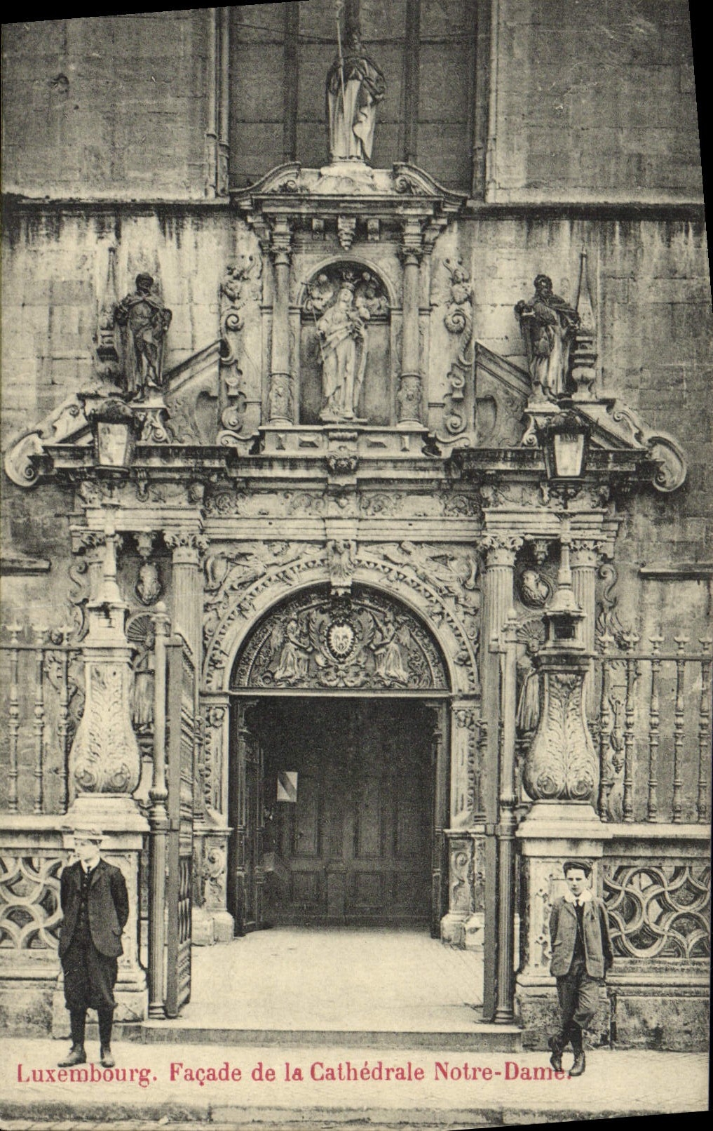 CPA Luxembourg Facade De La Cathedrale Notre Dame