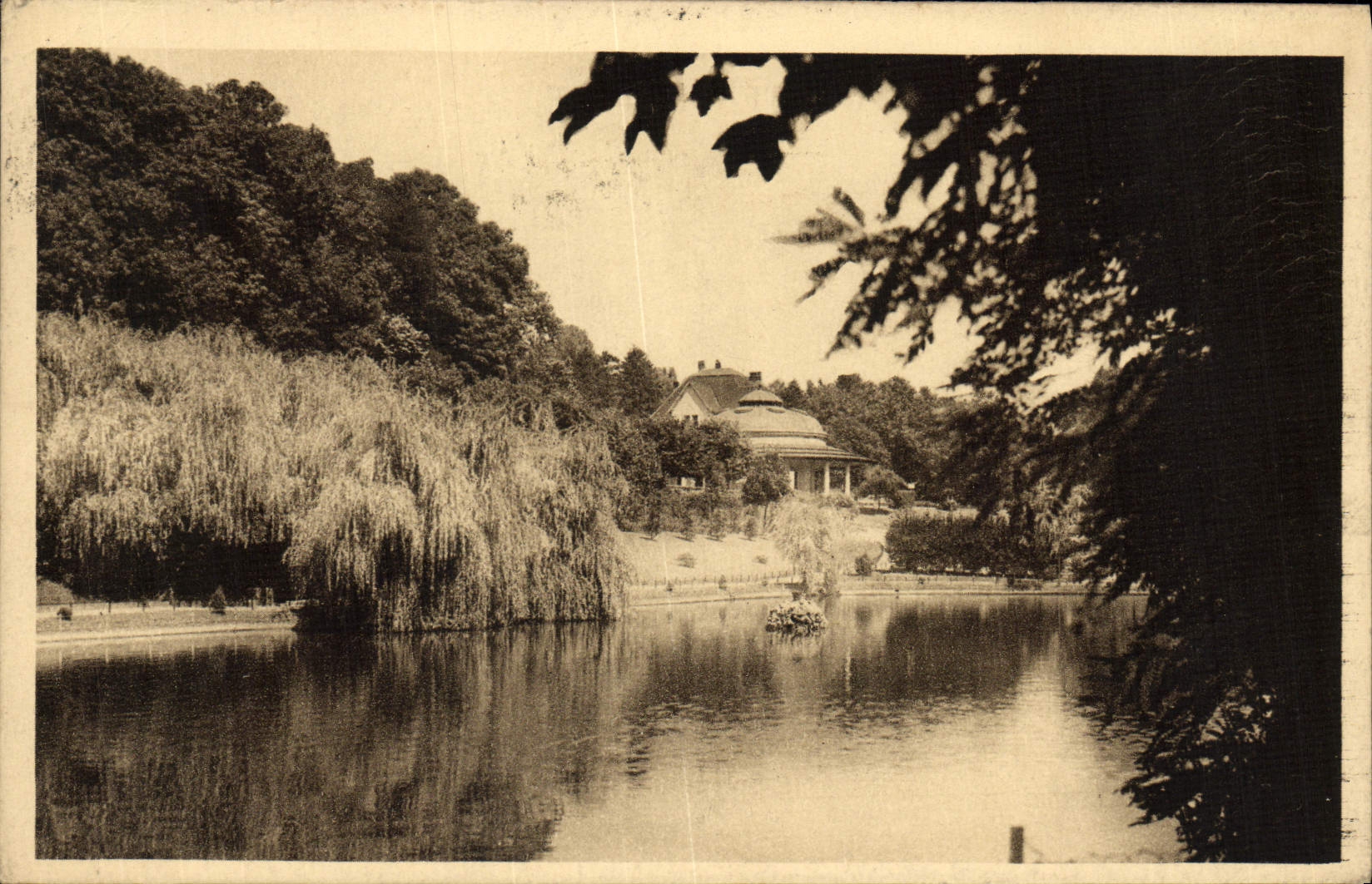 Le Parc - L'Éliang - Longwy-Bas — vue du lac et du pavillon — éditeur inconnu
