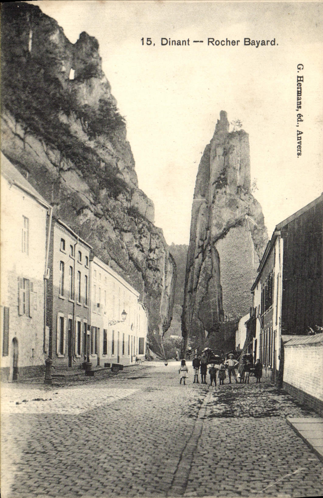 CPA Dinant Rocher Bayard Enfants