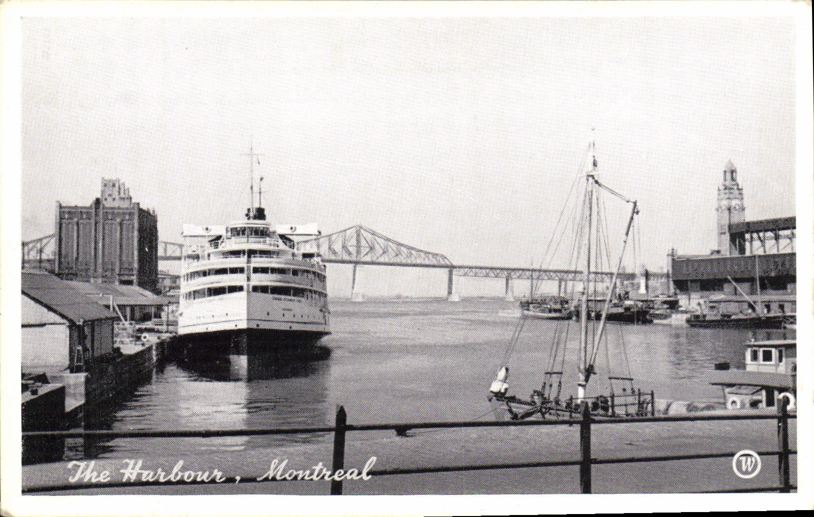 CPM The Harbour Montreal Bateau