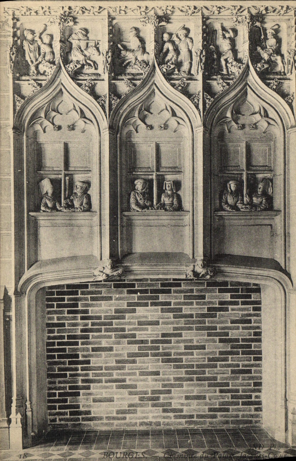 CPA Bourges Cheminee du palais de Jacques Coeur