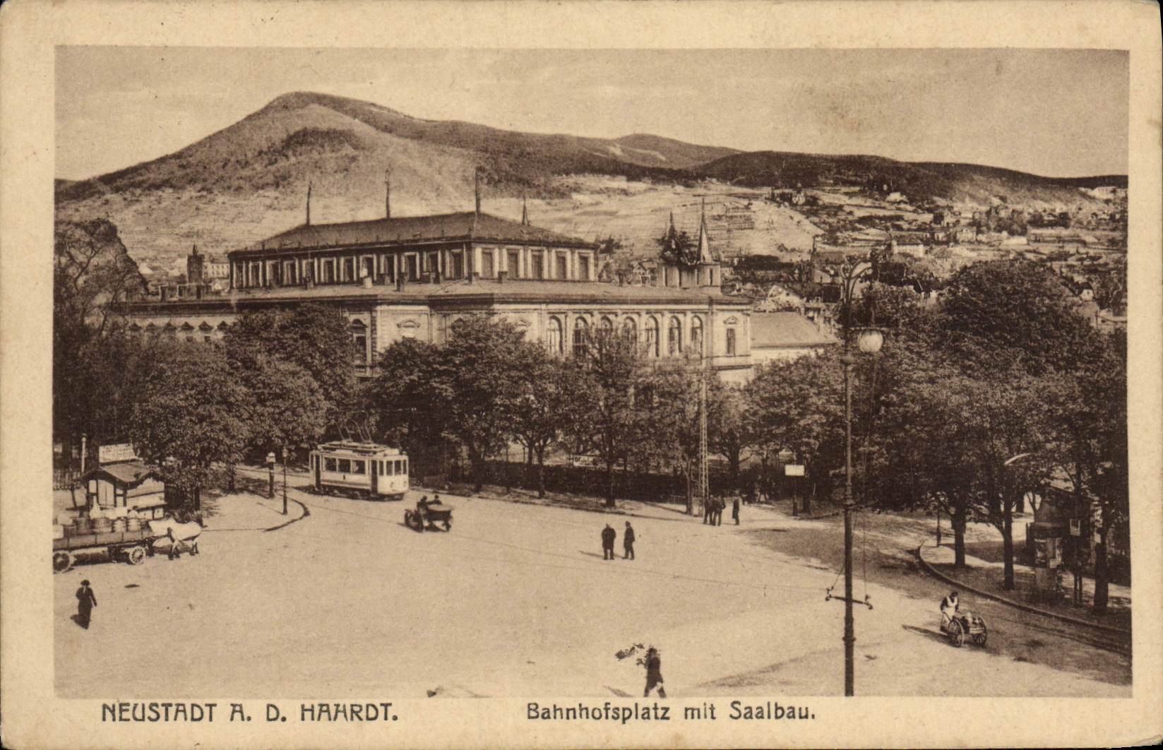 CPA Neustadt A D Haardt Bahnhofsplatz Mit Saalbau