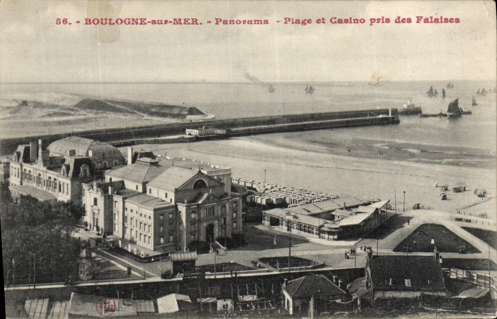 BOULOGNE-sur-MER - Panorama - Plage et Casino pris des Falaises - Éditeur : 56