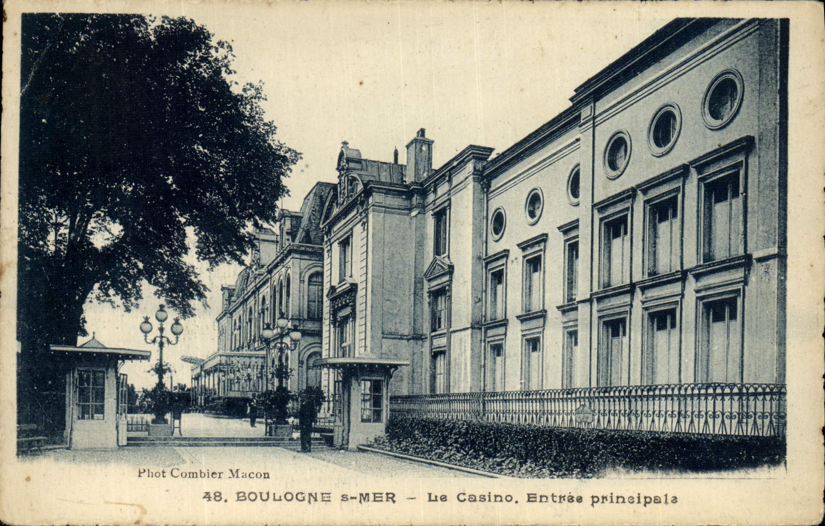 Boulogne-sur-Mer — Das Casino. Haupteingang — Phot Combier Macon, Nr. 48