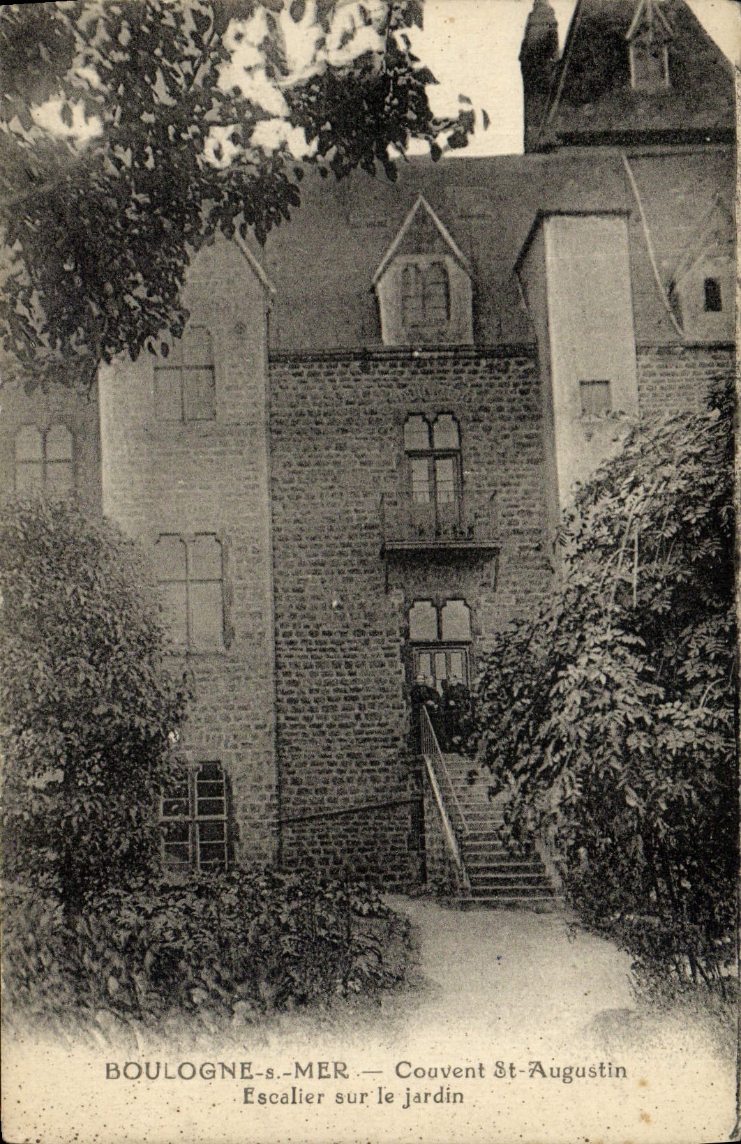 Boulogne-sur-Mer — Couvent St-Augustin — Escalier sur le jardin