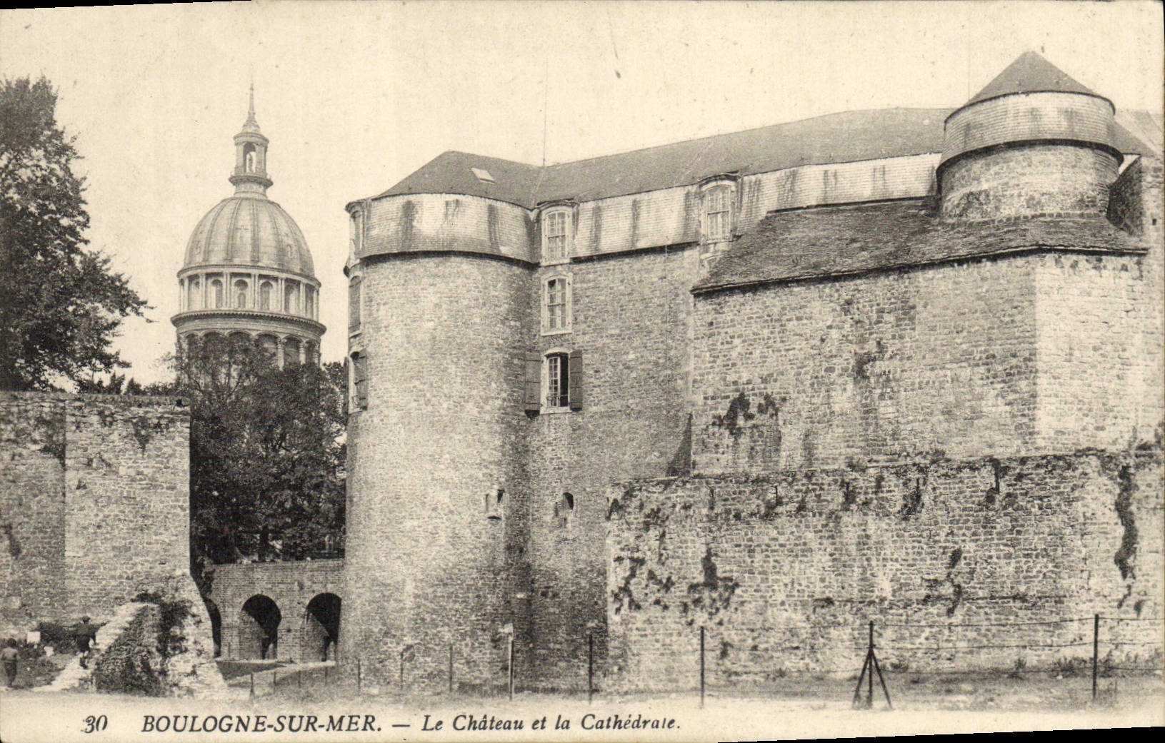 Boulogne-sur-Mer — Le Château et la Cathédrale