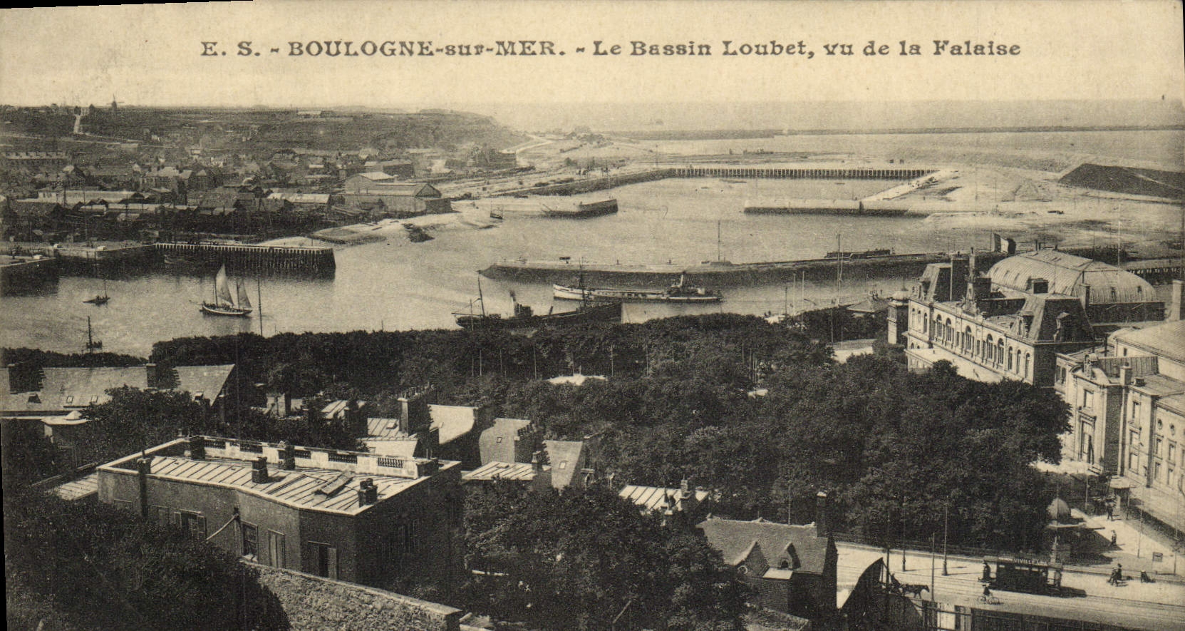 Boulogne-sur-Mer — Le Bassin Loubet vu de la Falaise — E.S.