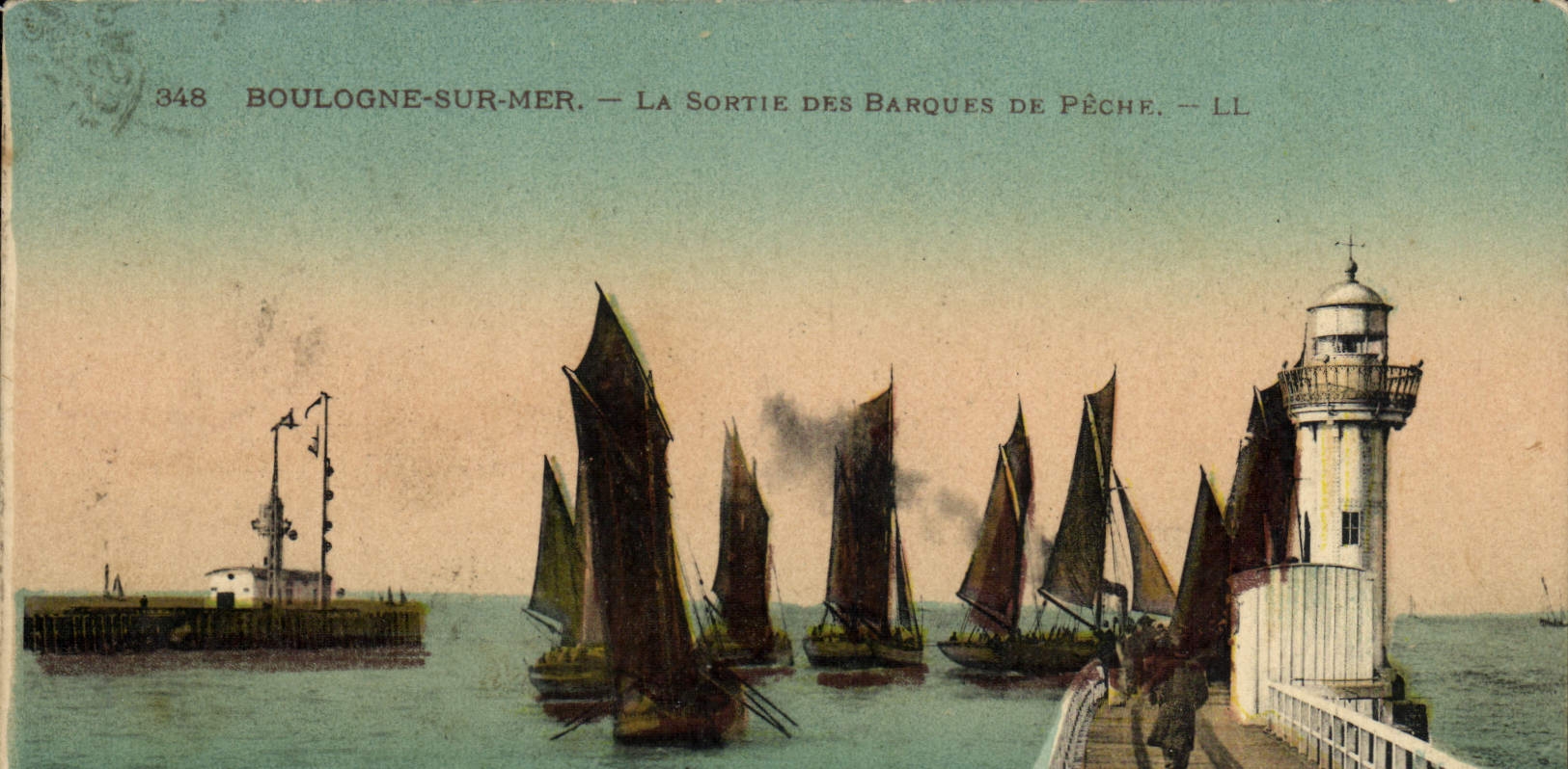 Boulogne-sur-Mer — La Sortie des Barques de Pêche — LL