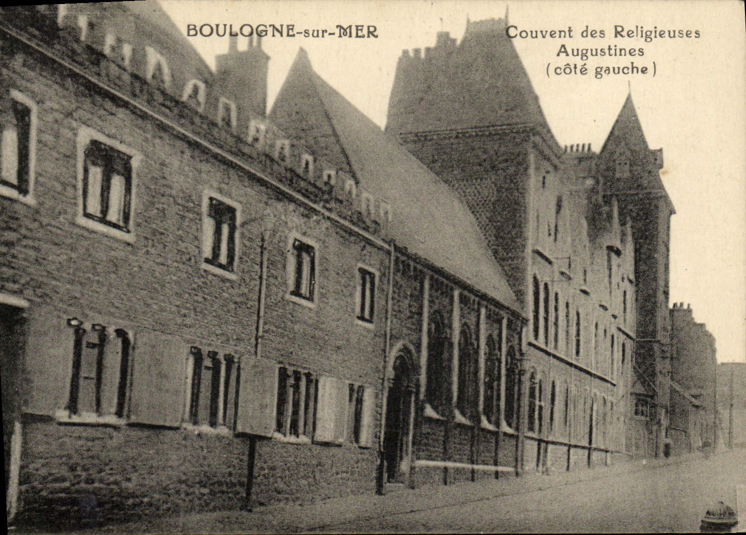 Boulogne-sur-Mer — Convento de las Agustinas (lado izquierdo) — editor no visible
