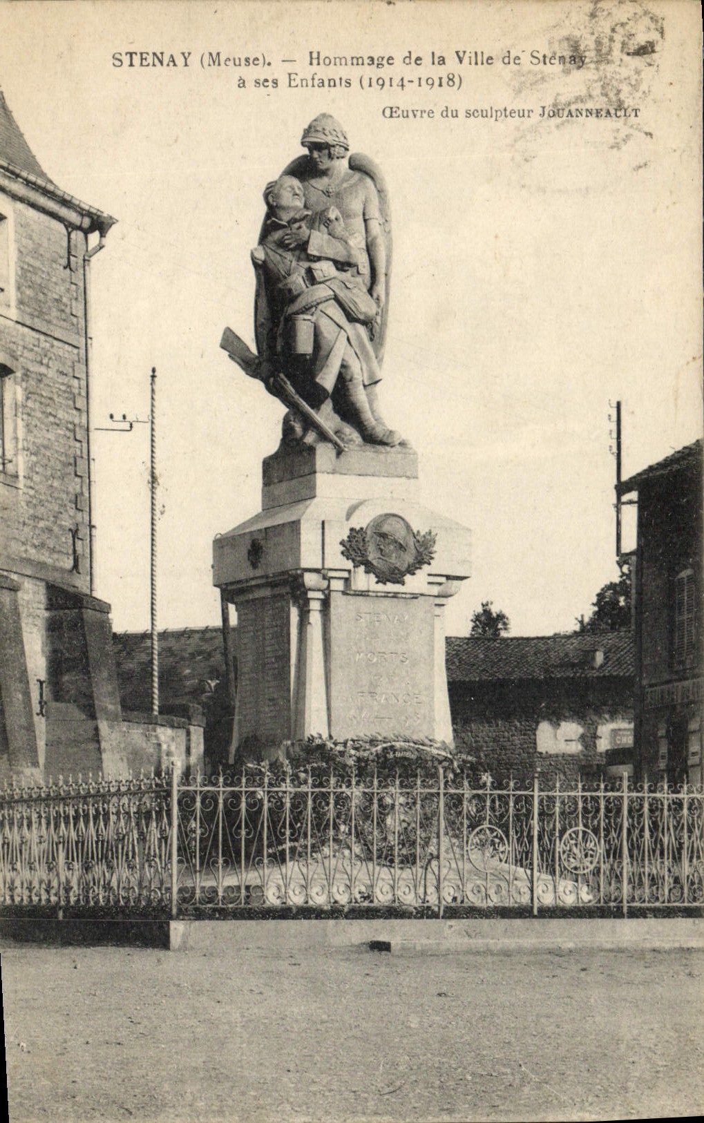 CPA Stenay Hommage De La Ville De Stenay a ses enfants Militaria