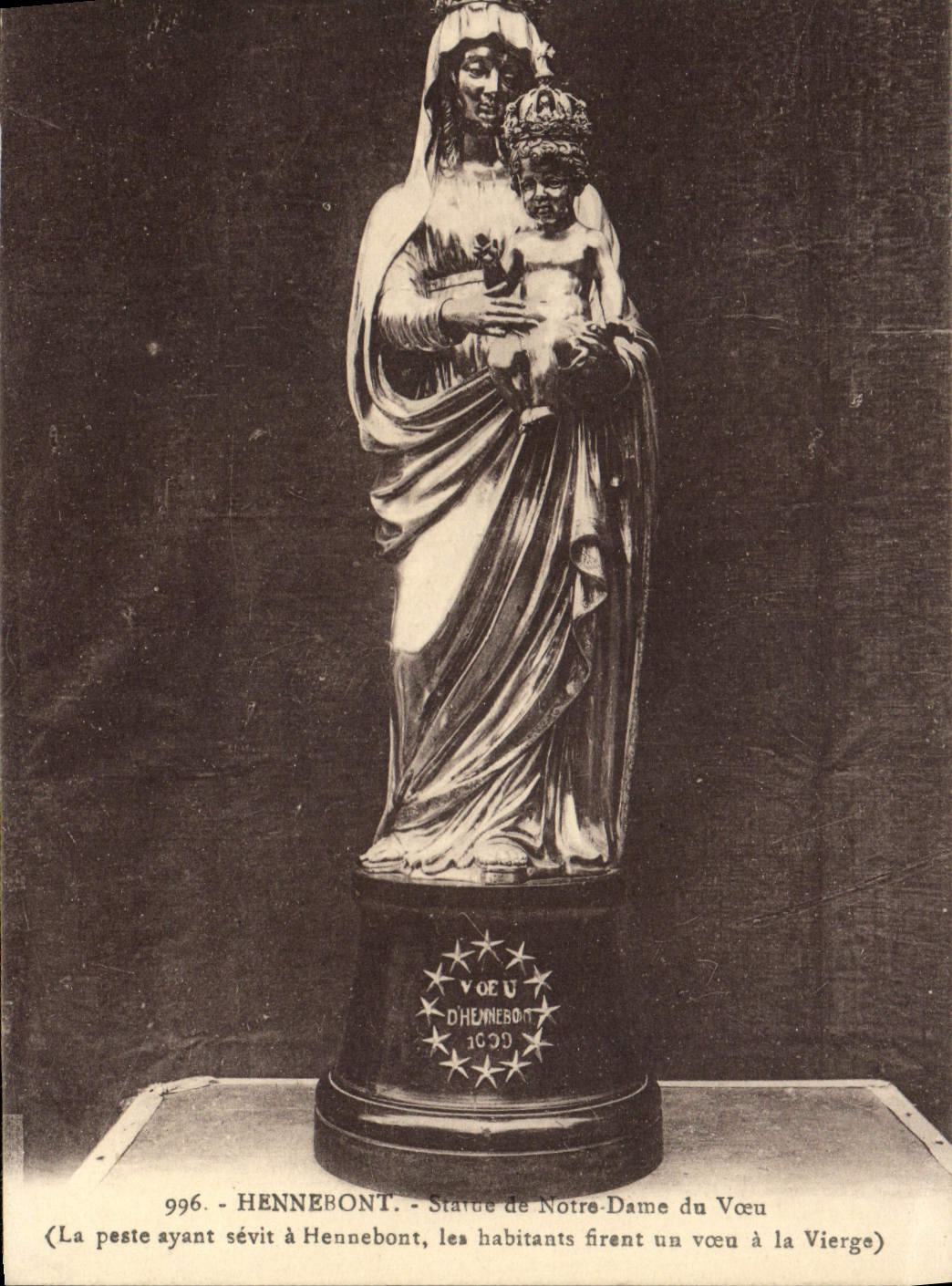 CPA Hennebont Statue De Notre Dame Du Voeu La peste sevit Voeu a la vierge 