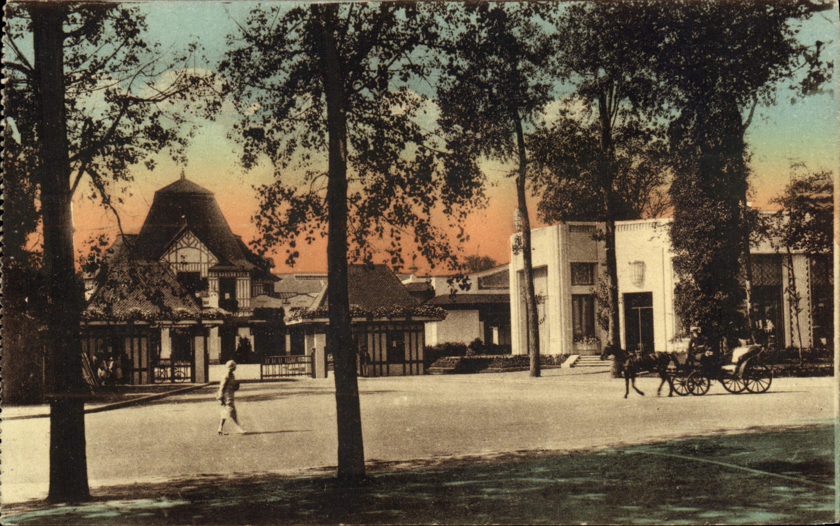 Le Parc de la Forêt — Vue d'ensemble — Le Casque-Plage et Restaurant de la Forêt, n°194