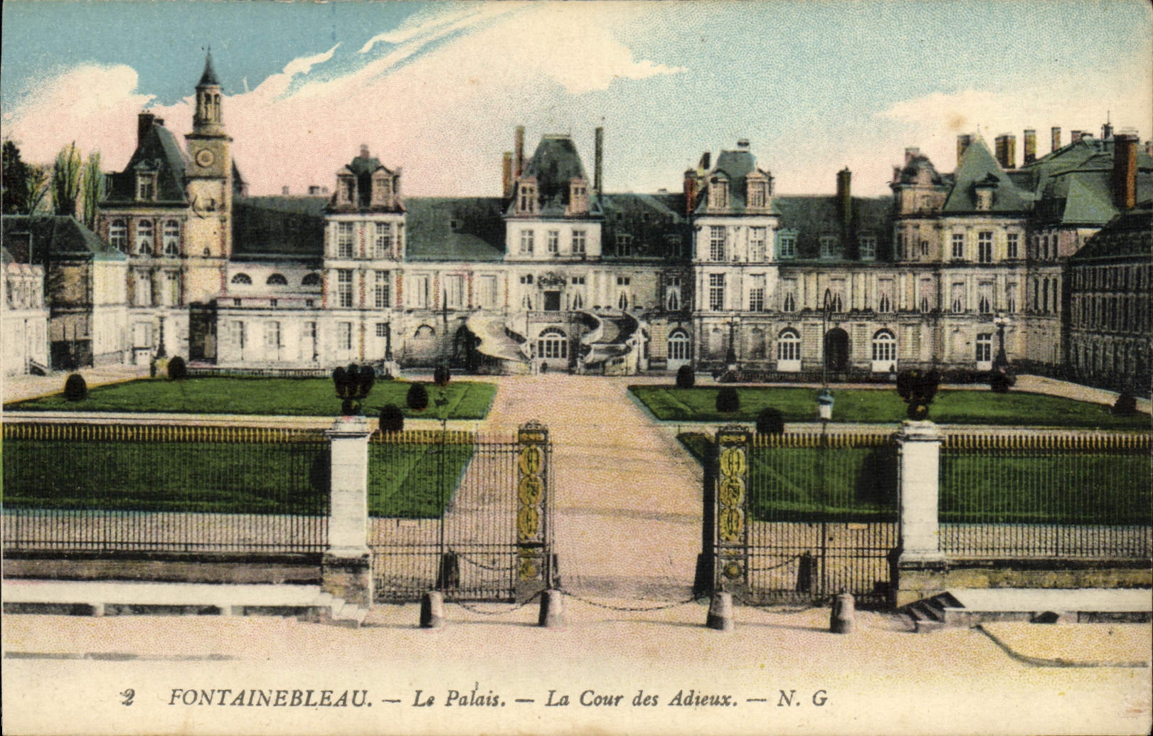 Fontainebleau — El Palacio — La Corte de los Adioses — N.G.