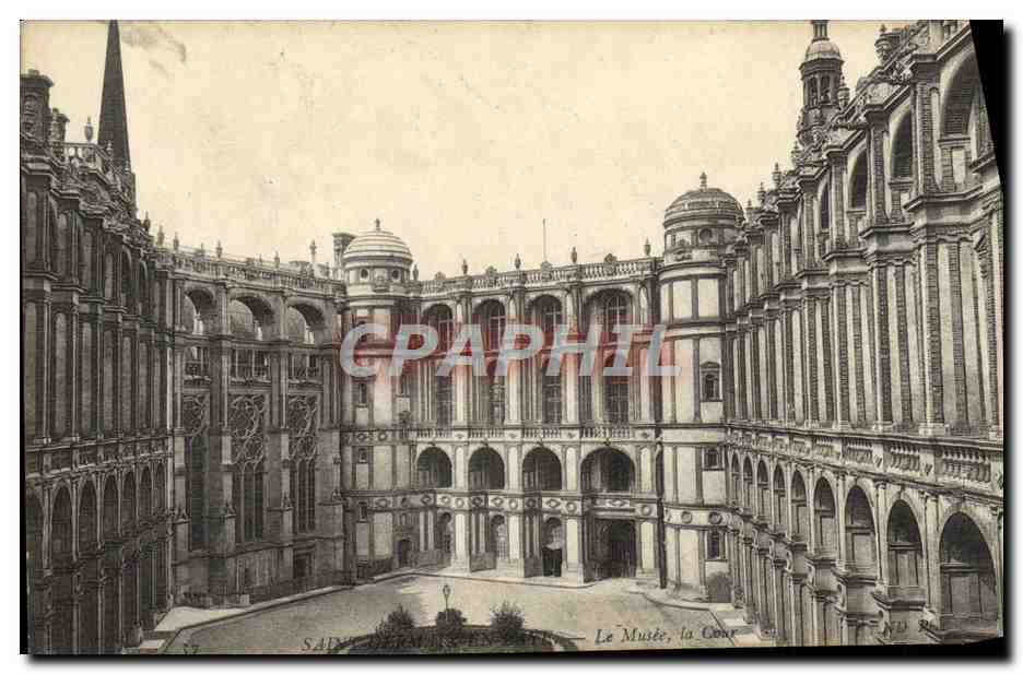 Saint-Martin-des-Champs — Le Musée, la Cour — CPAPHIL