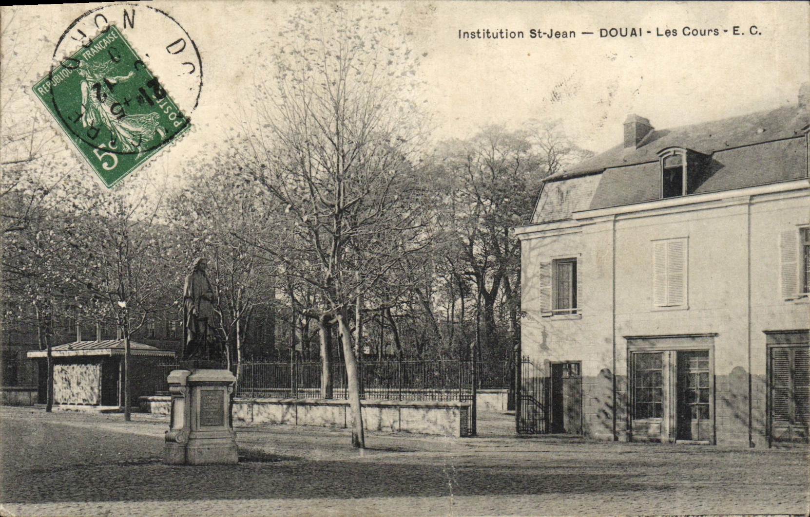 CPA Douai Institution St Jean Les Cours