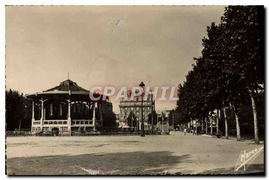 CPA Levallois Perret Place de Verdun