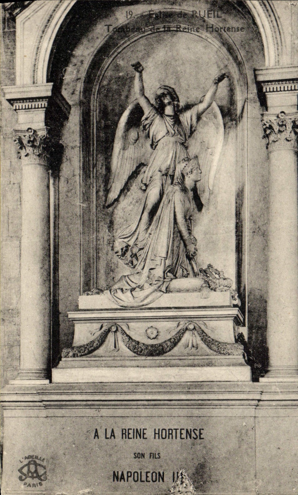 CPA A La Reine Hortense Napoleon 1er Eglise de Rueil Tombeau de la reine Hortense