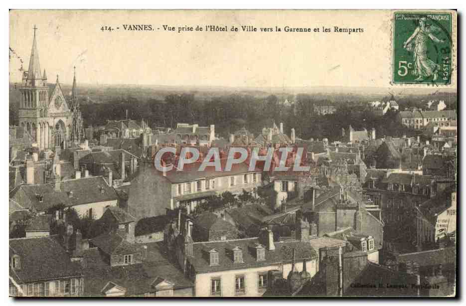 CPA Vannes Vue Prise de L'Hotel de Ville Vers la Garenne et les Remparts