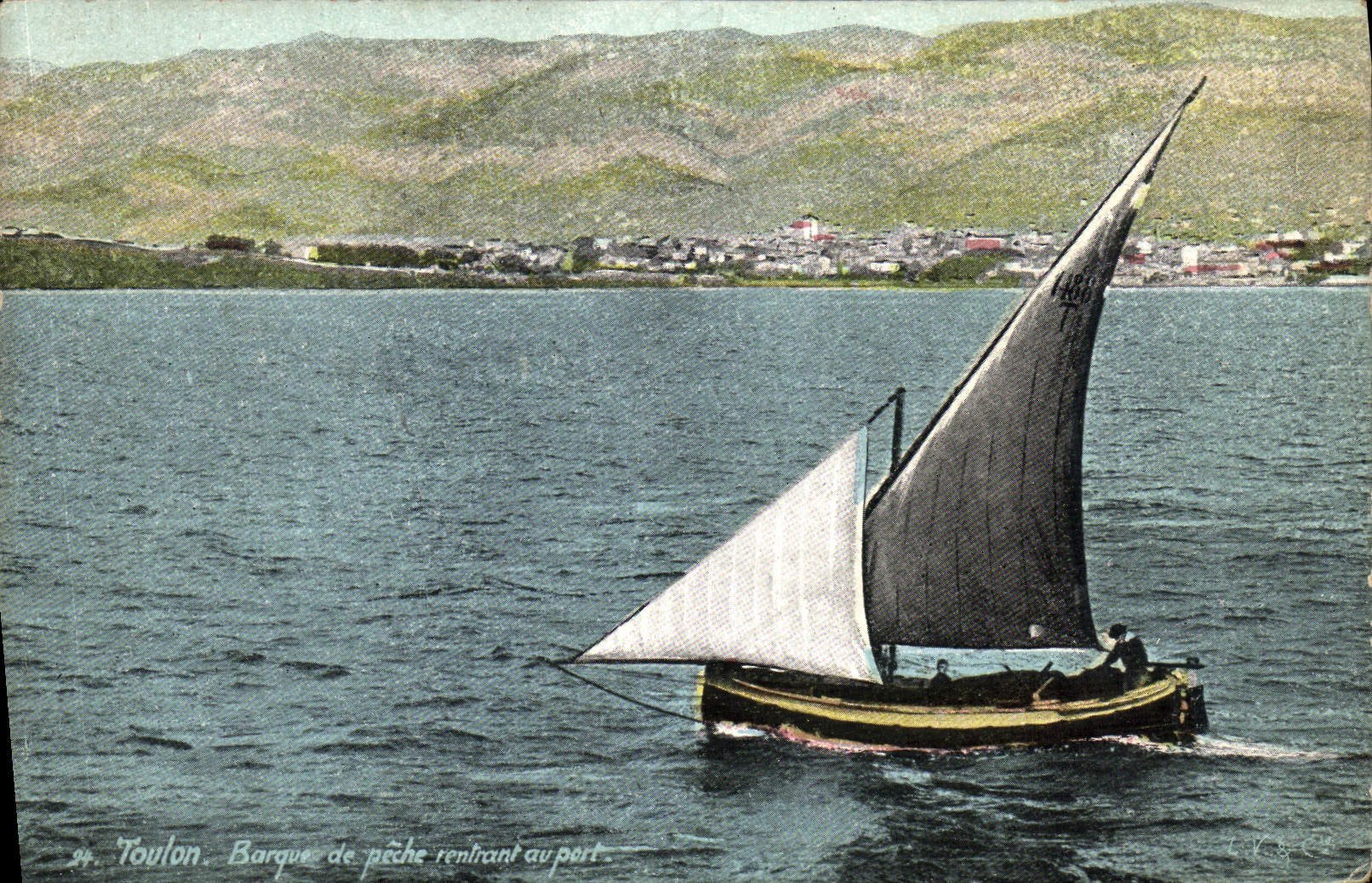 CPA Toulon Barque de Peche rentrant au port Bateau 