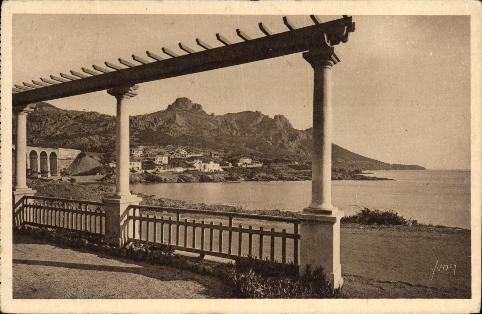 Le Cap Roux — Agay (Var) — Éditions d'Art Yvon, Paris