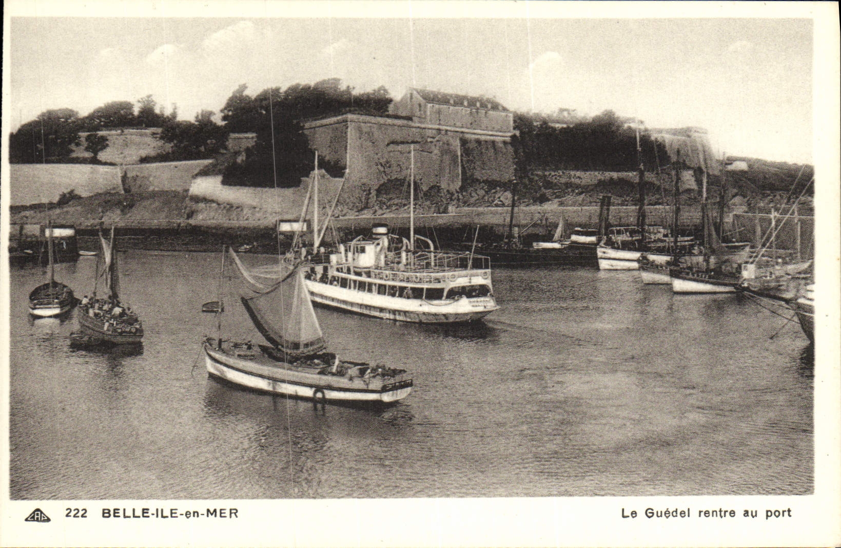 Belle-Île-en-Mer — Le Guédel rentre au port — Cie des Arts Photoméca, Strasbourg