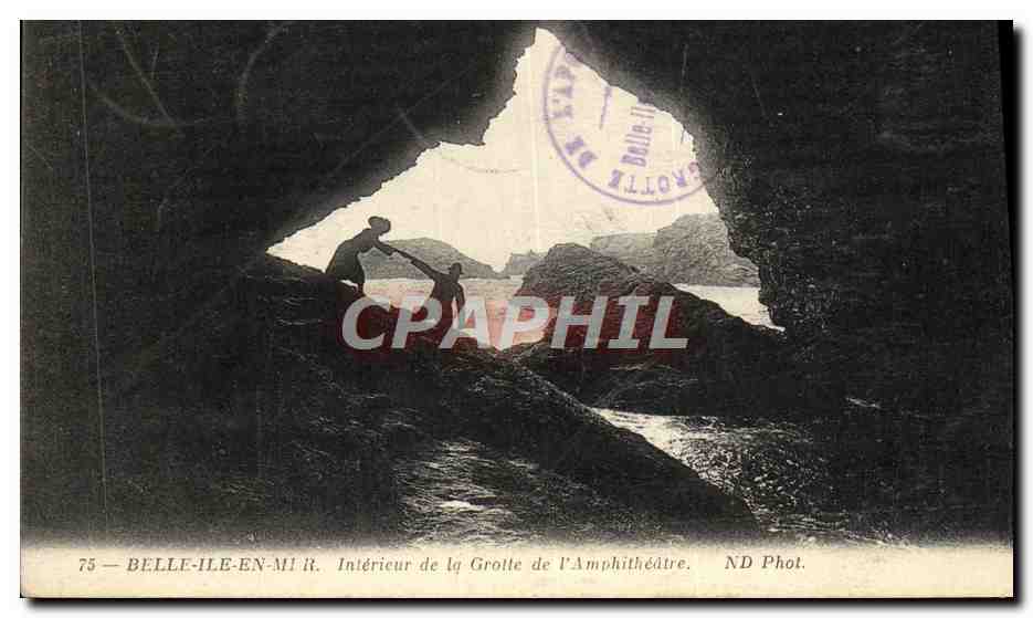 Belle-Île-en-Mer — Intérieur de la Grotte de l'Amphithéâtre — ND Phot.