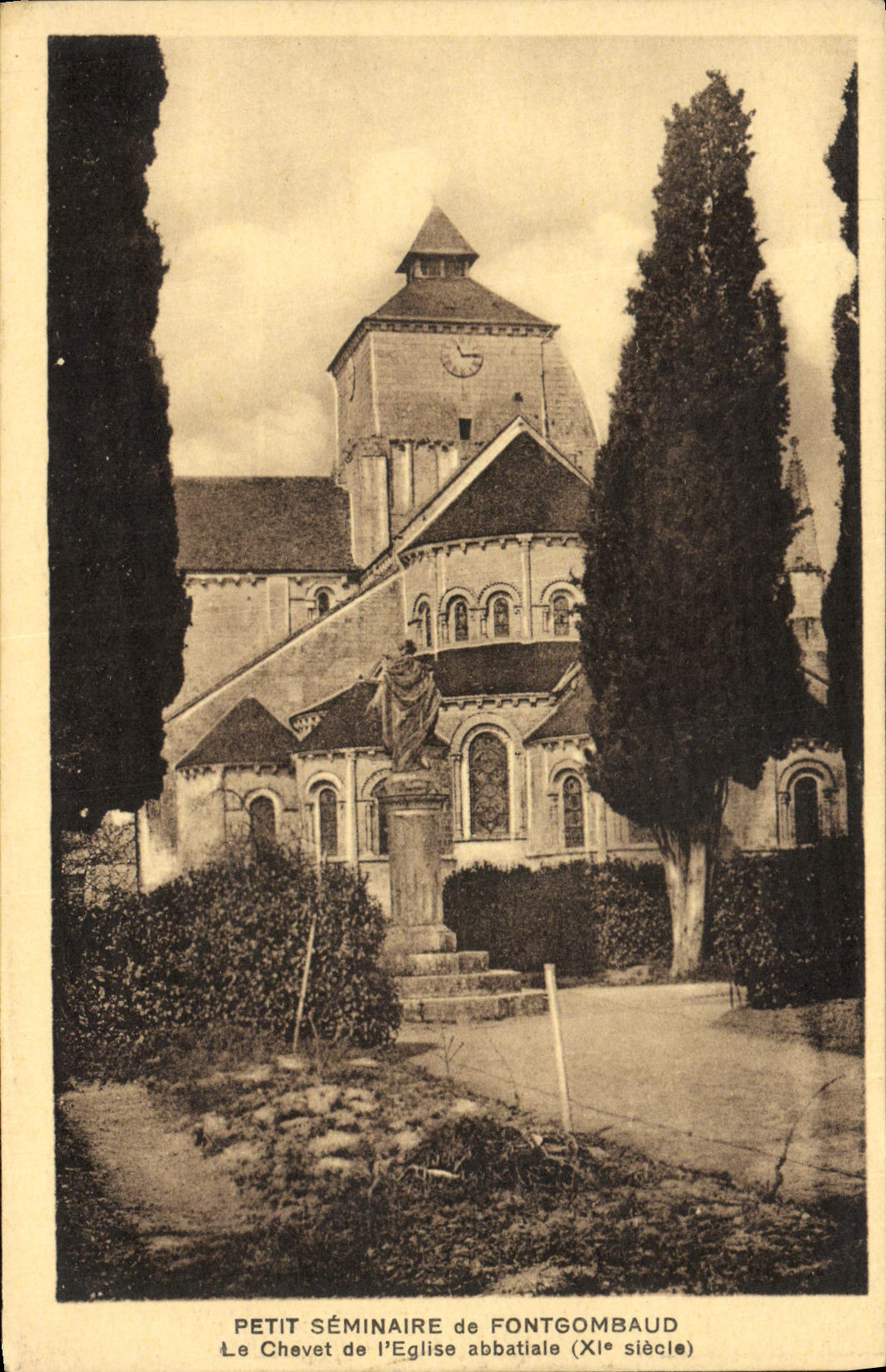 Le Chevet de l'Église abbatiale de Fontgombaud — Petit Séminaire — CPAPHIL