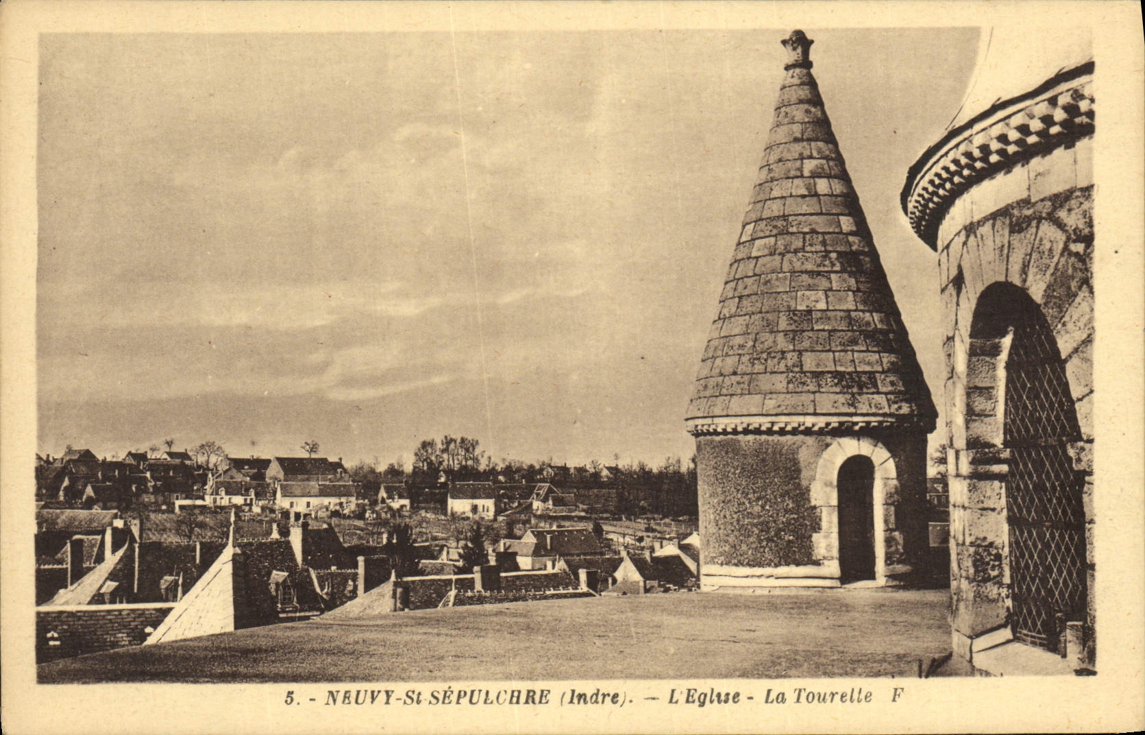 Neuwy-St-Sépulchre (Indre) — L'église - La Tourelle F