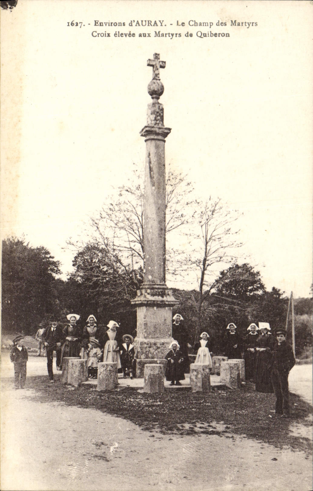 Le Champ des Martyrs - Croix élevée aux Martyrs de Quiberon - Environs d'Auray