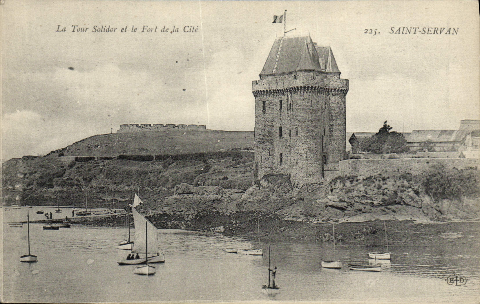CPA La Tour Solidor Et Le Fort De la Cite Saint Servan