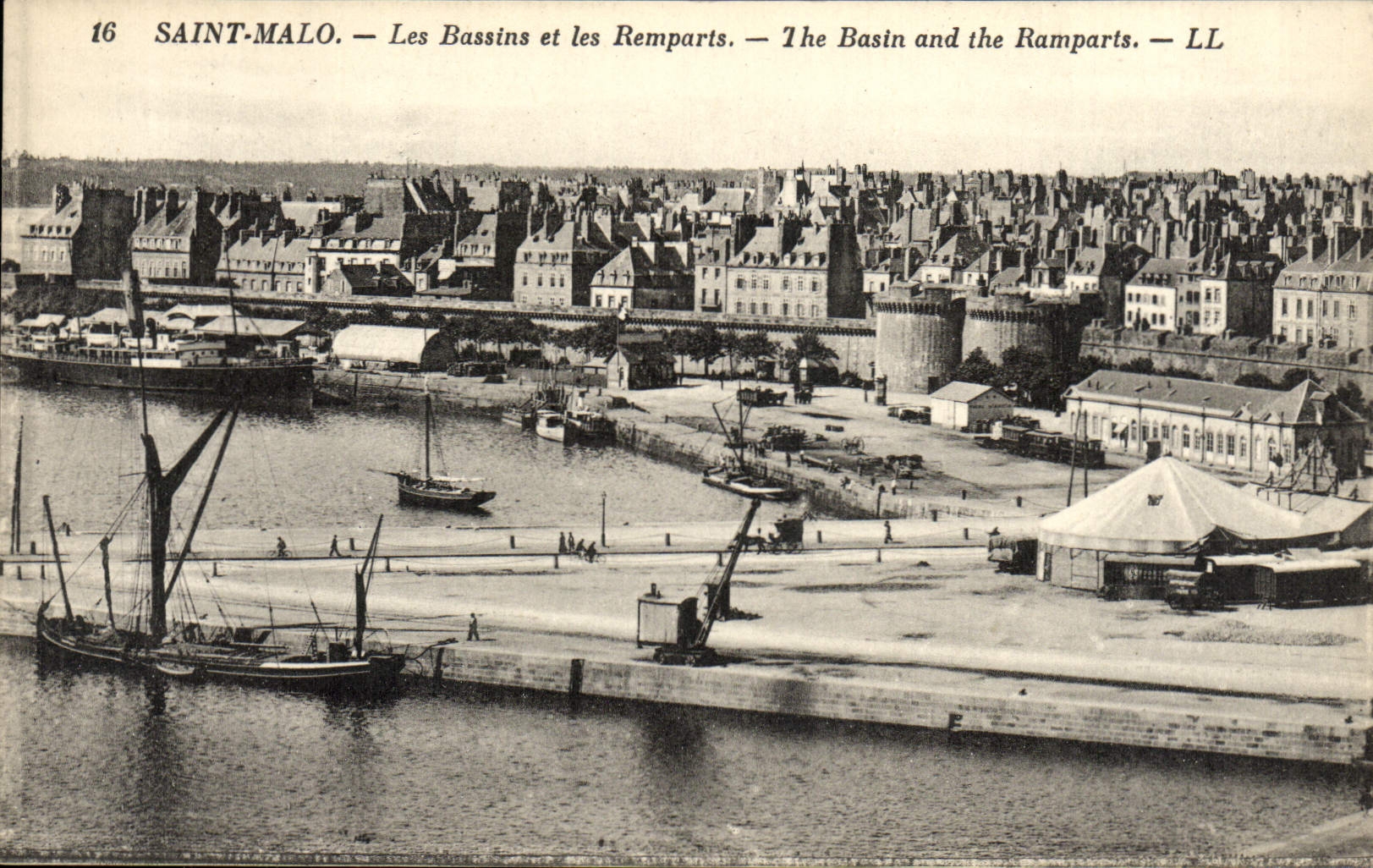 SAINT-MALO — Les Bassins et les Remparts — LL