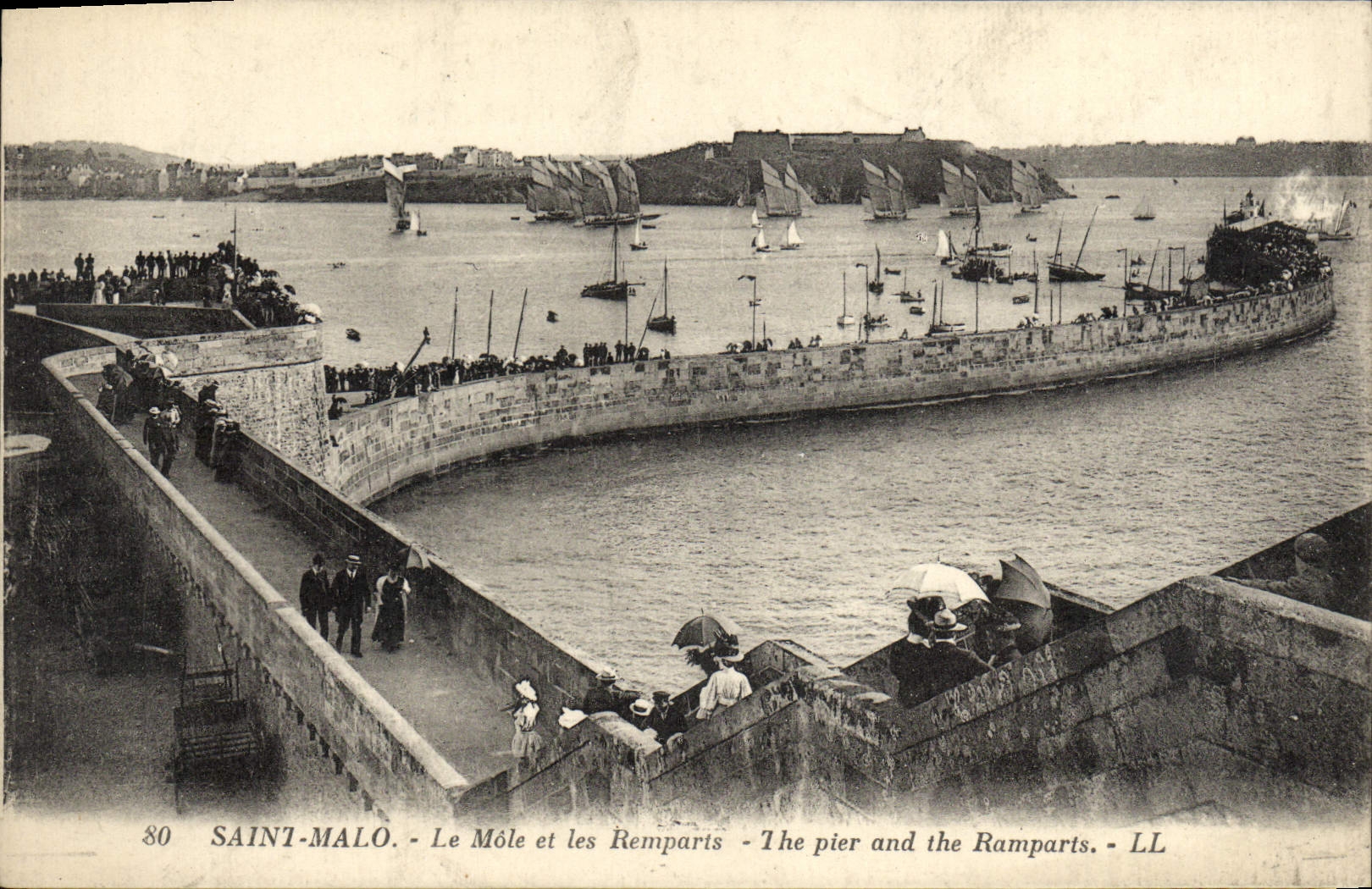 Saint-Malo - Le Môle et les Remparts - LL