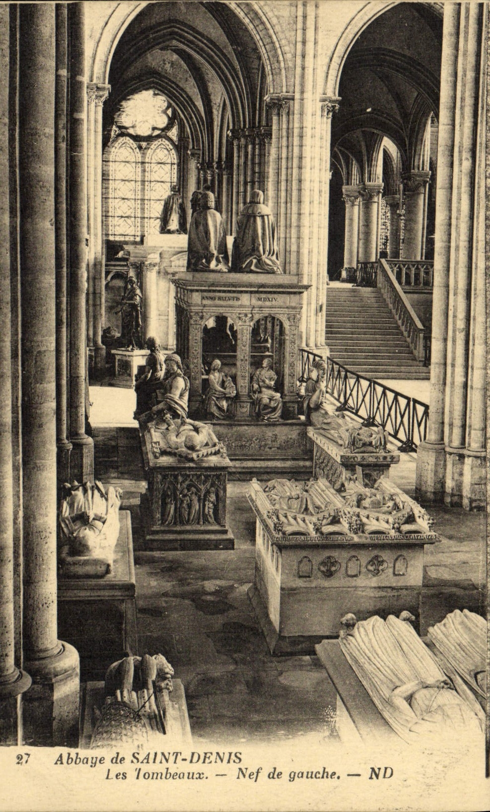 CPA Abbaye De Saint Denis Les Tombeoux Nef De Gauche