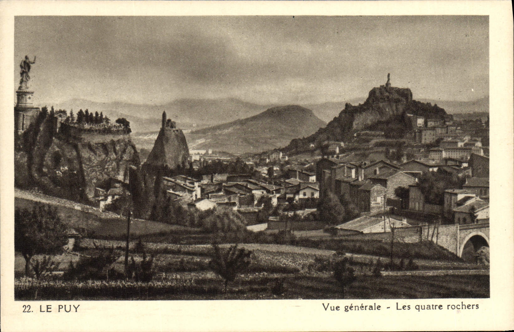CPA Le Puy Vue Generale Les Quatre Rochers