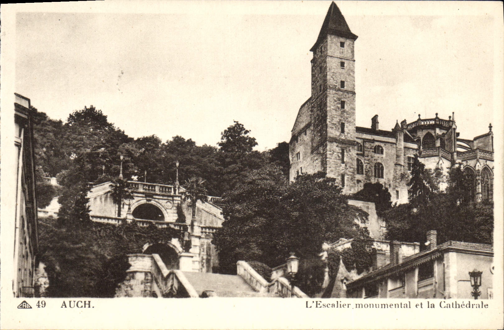 Auch. L'Escalier monumental et la Cathédrale — C.A.P. Letellier, Paris (15e)