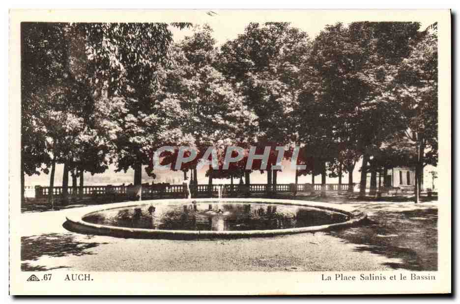 CPA Auch La Place Salinis Et Le Bassin