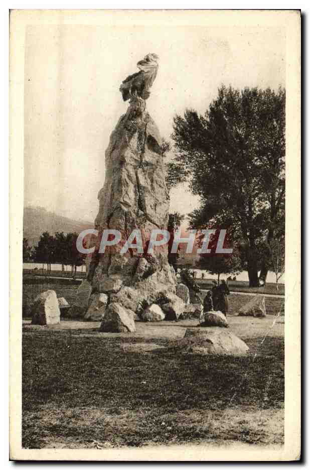 CPA Vichy Nouveau Parc Monument Eleve a La Mentoire De l'aviateur Gilbert Aviation Avion 
