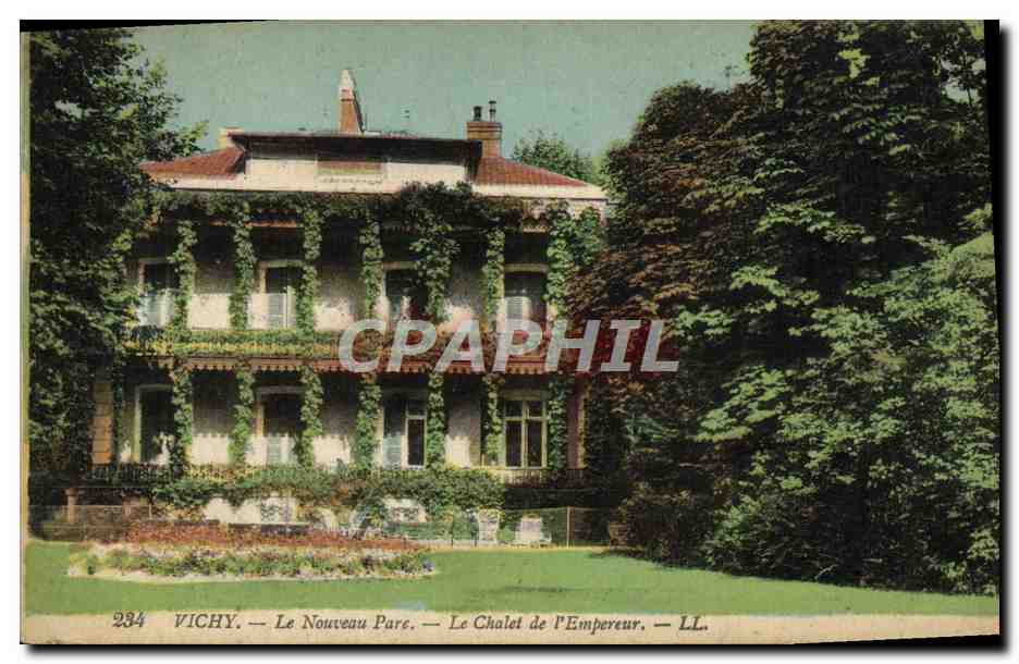 CPA Vichy Le Nouveau Parc Le Chalet De L'Empereur