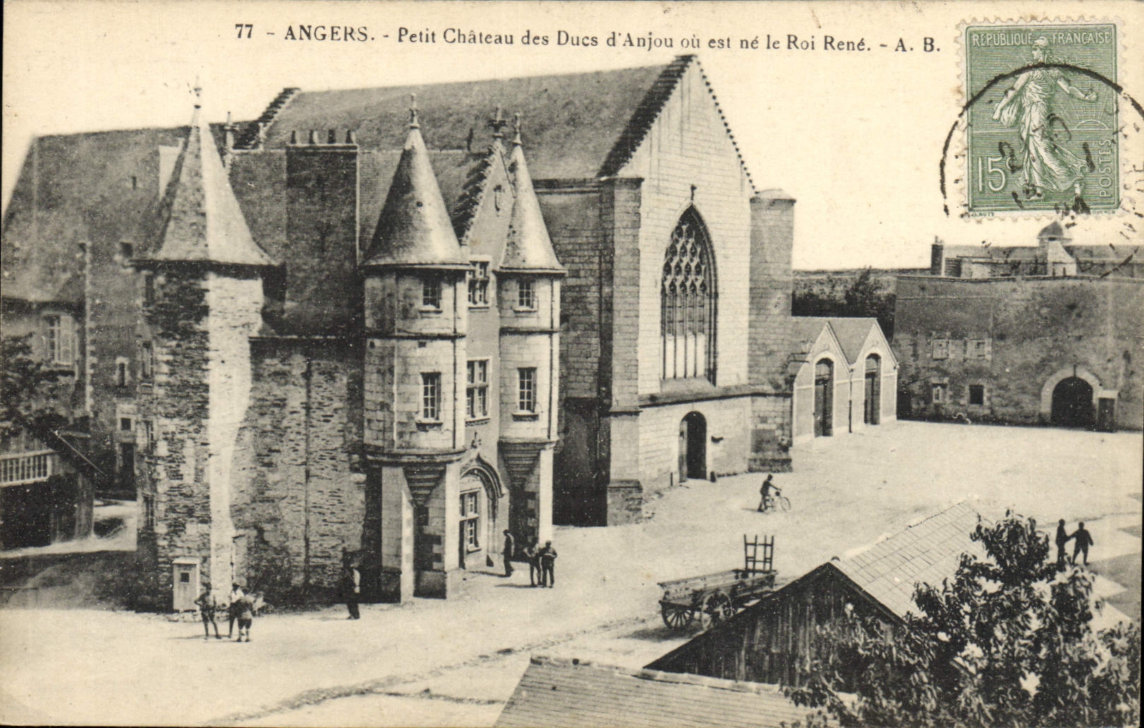 CPA Angers Petit Chateau Des Ducs D'Anjou Ou Est ne le roi Rene 