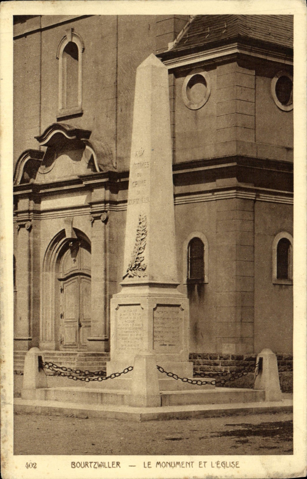 CPA Guebwiller Le Monument Et L'Eglise