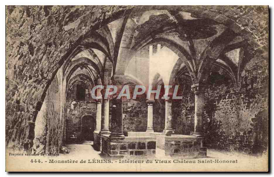 CPA Monastere De Lerins Interieur Du Vieux Chateau Saint Honorat
