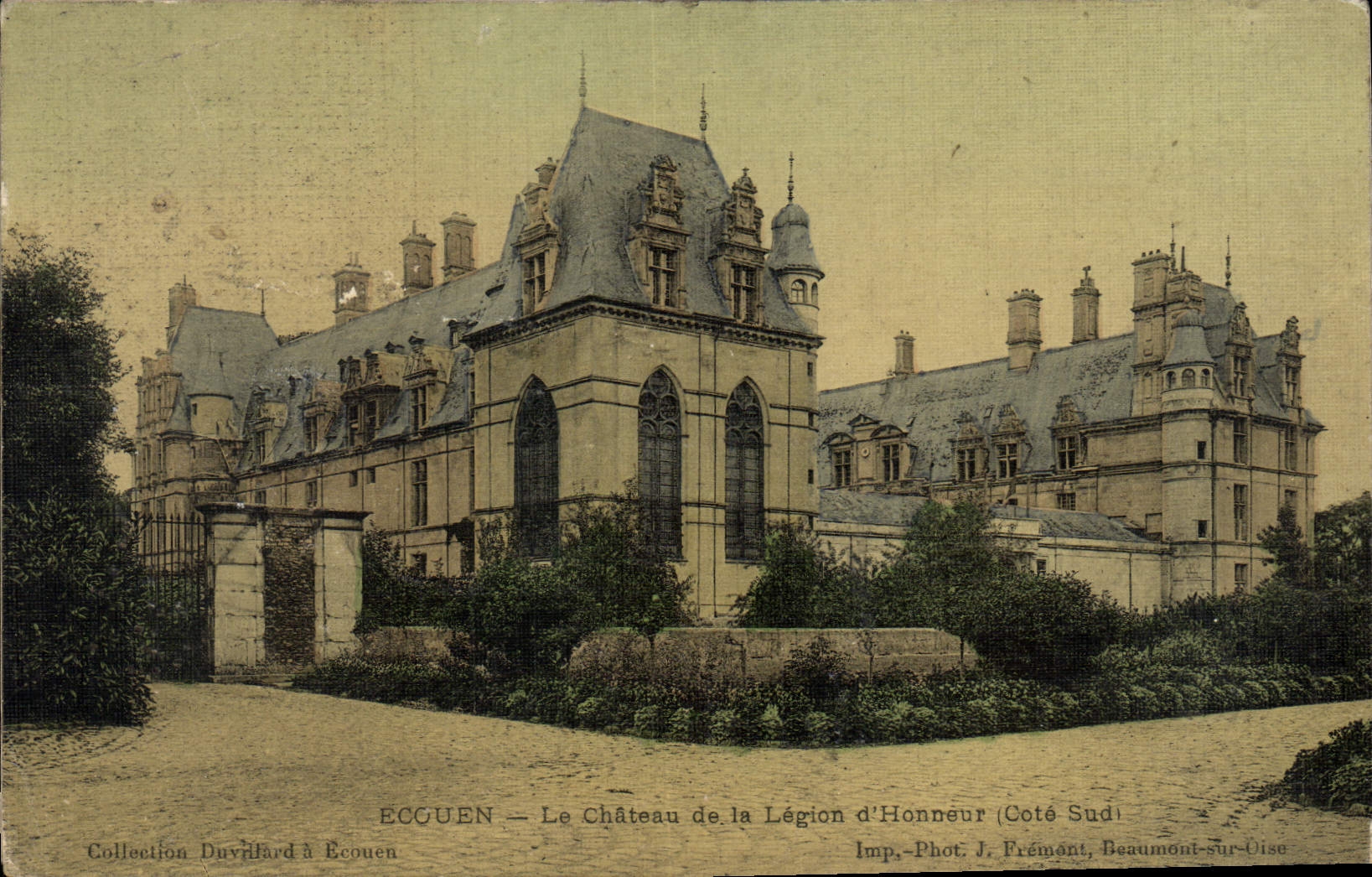 CPA Ecouen Le Chateau De La Legion d'Honneur (carte toilee)