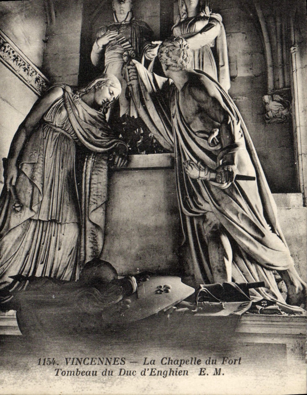 CPA Vincennes La Chapelle Du Fort Tombeau Du Duc d'enghien 