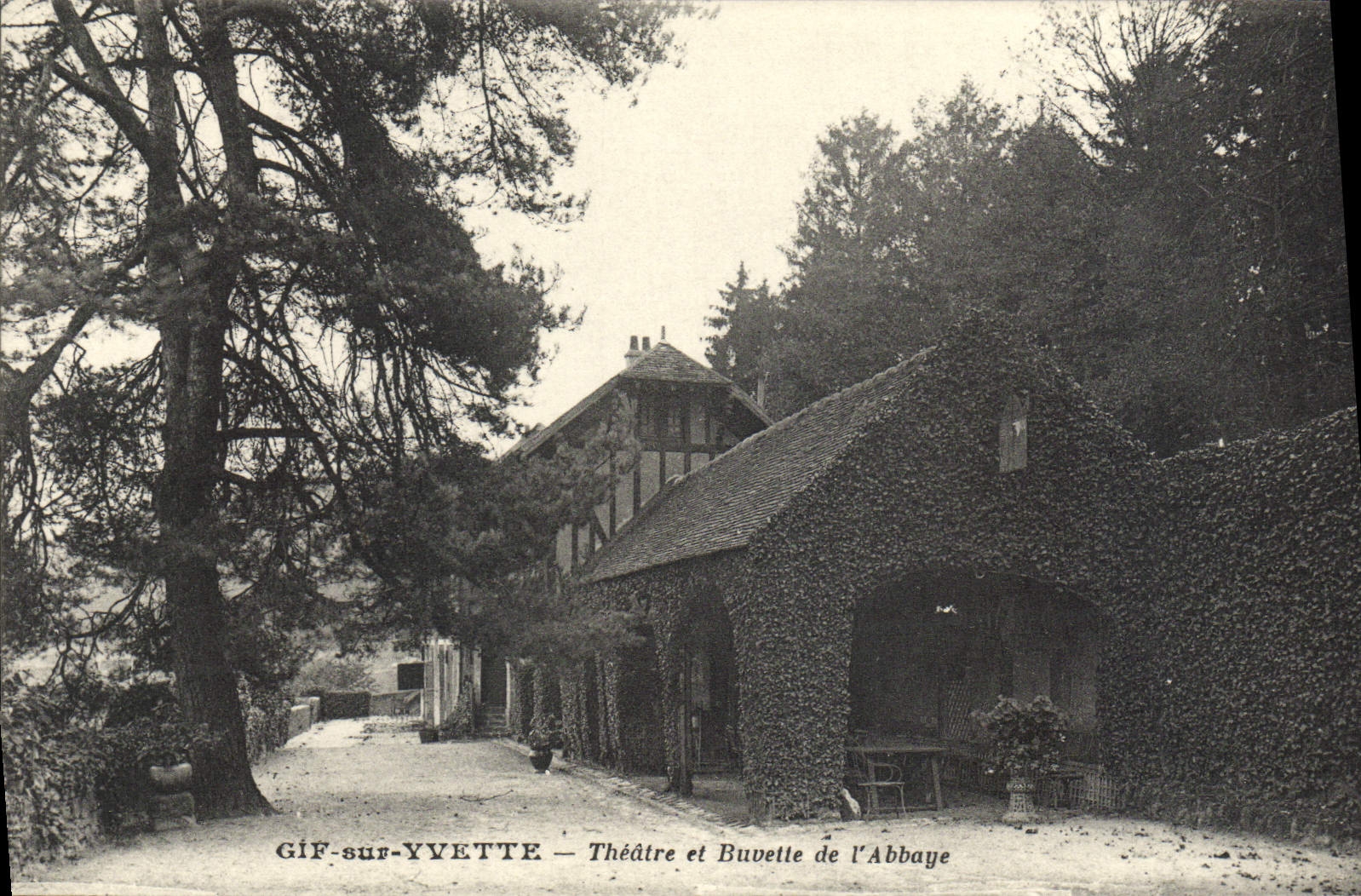 CPA Gif Sur Vvette Theatre et Buvelle de L'Abbaye