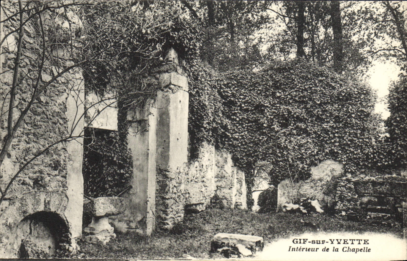 CPA Gif Sur Vvette Interieur de la chapelle