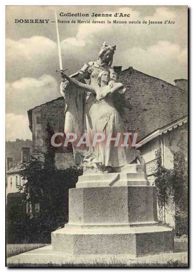 CPA Domremy Statue de Mercie devant la maison de Jeanne d'Arc