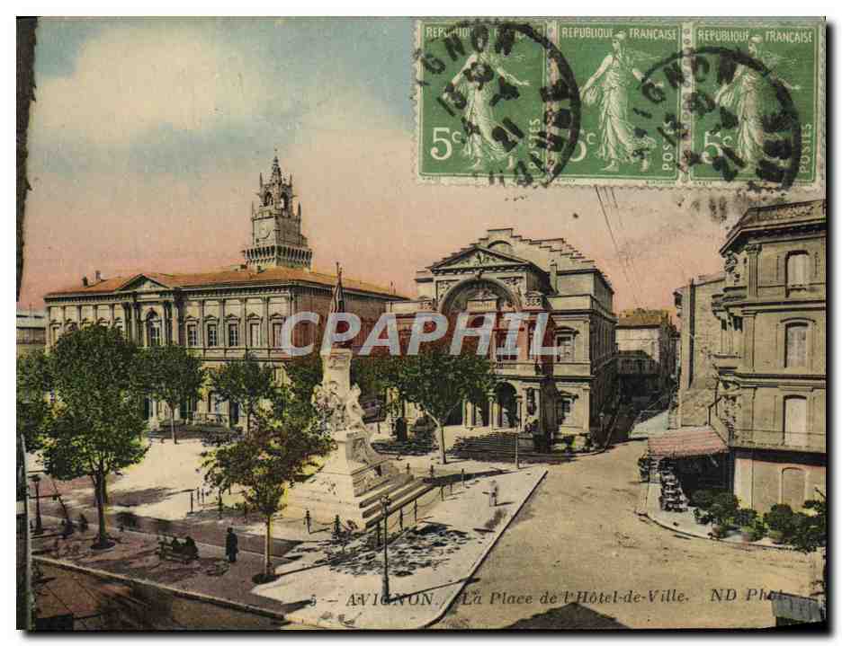 CPA Avignon La Place de L'Hotel de Ville