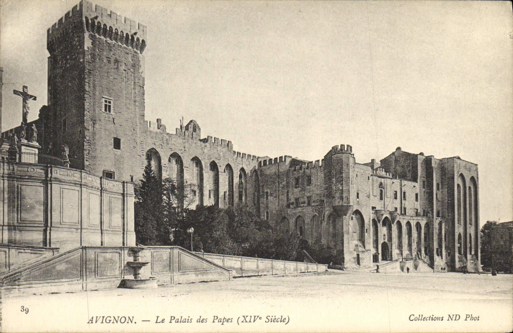 CPA Avignon Le Palais des Papes