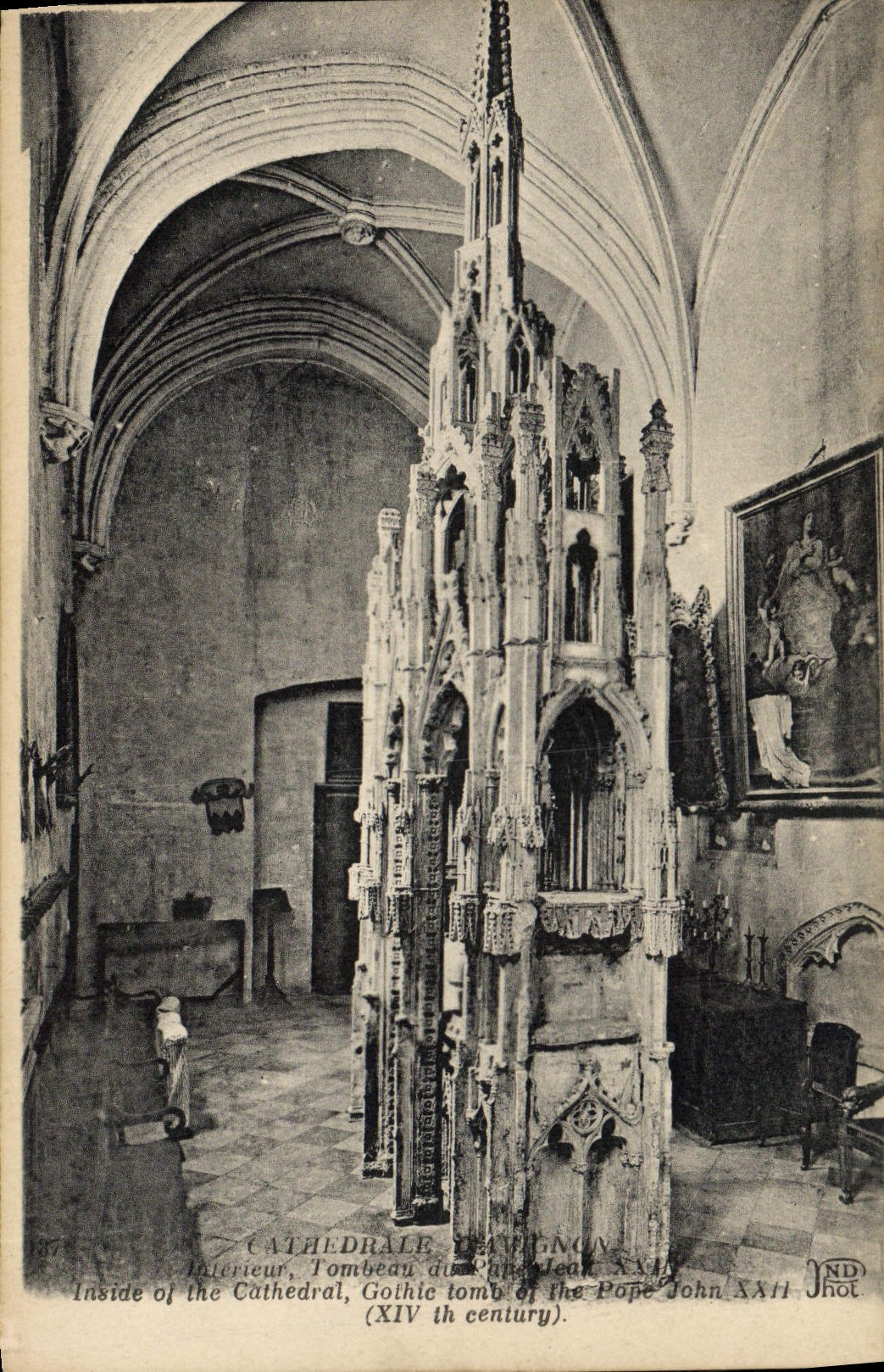CPA Avignon Cathedrale Interieur Tombeau du Pape Jean XXII